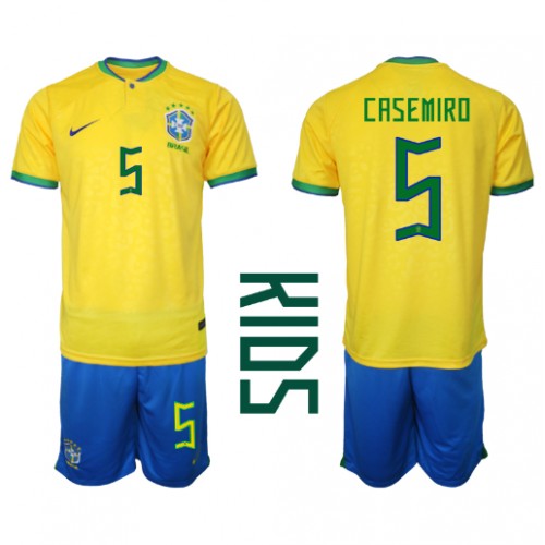 Maillot de foot Brésil Casemiro #5 Domicile enfant Monde 2022 Manches Courte (+ pantalon court)